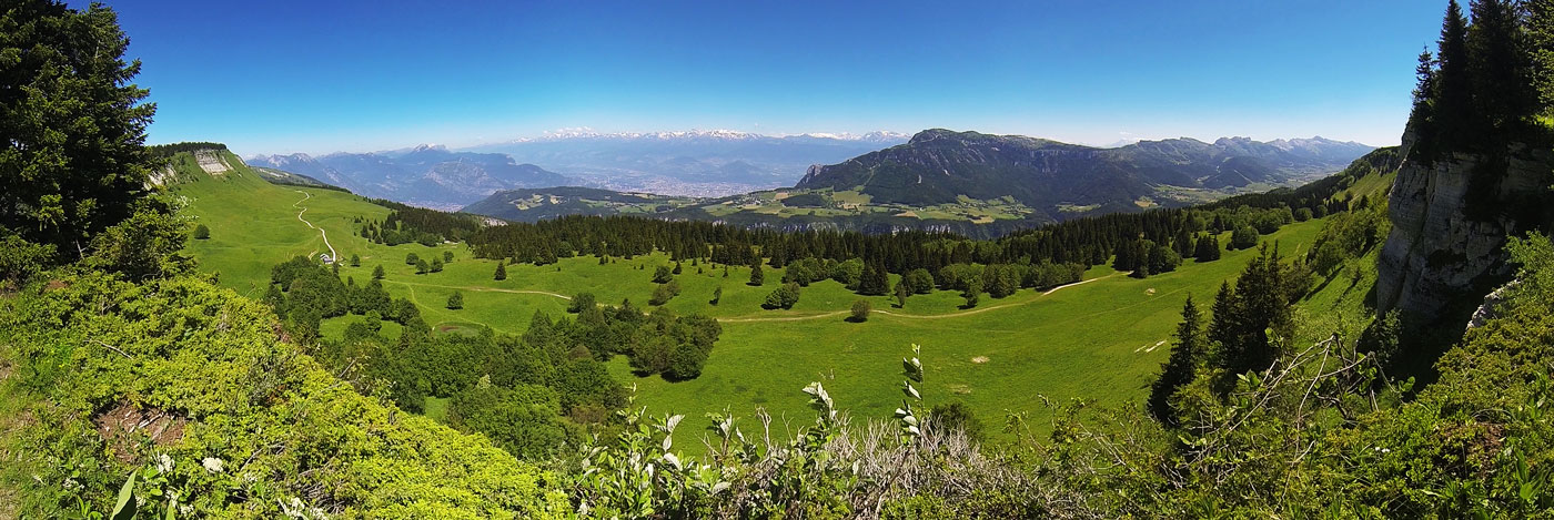 http://www.glisse-alpine.fr/wp-content/uploads/2016/07/vtt-cr%C3%AAte-de-la-moliere-panorama.jpg