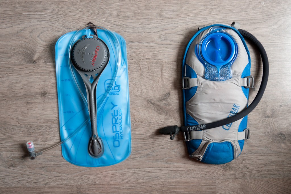 poches à eau camelbak unbottle osprey hydrolics